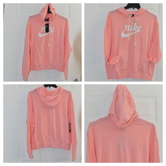 Nike Sweaters - Nike ladies gym vintage pullover hoodie